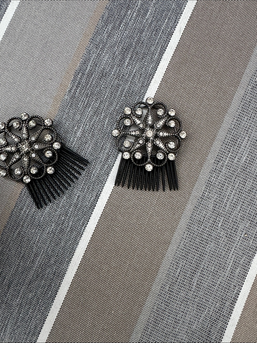 Black Rhinestone Floral Hair Comb - Women's Accessory